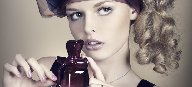 Весь ассортимент ароматов и косметики в интернет-магазине Aromat Butik. Неотъемлемые «аксессуары» женской привлекательности! Скидка 75%. Москва - kupikupon.ru Весь ассортимент ароматов и косметики в интернет-магазине Aromat Butik. Неотъемлемые «аксессуары» женской привлекательности! Скидка 75%
