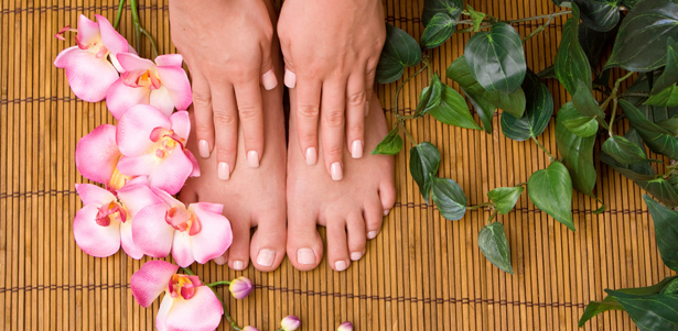 Ногтевой сервис в салонах красоты Look at me и «Монро»: европейский spa-маникюр и spa-педикюр, классический аромаманикюр, наращивание ногтей, покрытие Shellac и не только! **Скидка до 74%**. Москва - kupikupon.ru Ногтевой сервис в салонах красоты Look at me и «Монро»: европейский spa-маникюр и spa-педикюр, классический аромаманикюр, наращивание ногтей, покрытие Shellac и не только! **Скидка до 74%**