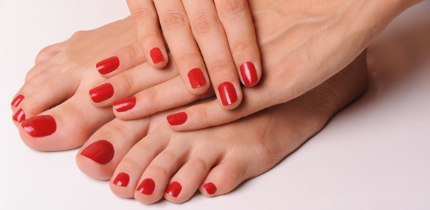 Классический или европейский маникюр и педикюр с покрытием Shellac в сети SPA-студий Александра Зайцева. **Скидка до 81%**. Москва - kupikupon.ru Классический или европейский маникюр и педикюр с покрытием Shellac в сети SPA-студий Александра Зайцева. **Скидка до 81%**