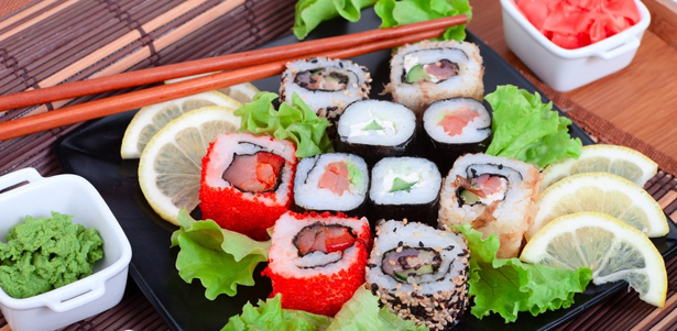 Для истинных ценителей японской кухни! Вкуснейшие наборы роллов на любой вкус от автосуши «Маленькая Япония»: «Нежный», «Темпурное удовольствие», «Премиум», «Маленькая Япония» и другие сеты. **Скидка до 54%**