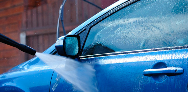 Химчистка салона и комплексная или техническая мойка кузова авто на автомойке Veles NN со **скидкой до 75%**