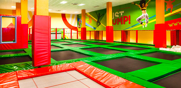 1 или 2 часа свободных прыжков для одного или двоих в будни или выходные на батутной арене Just Jump в Ясенево. **Скидка до 55%**