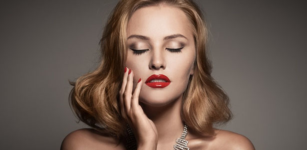 Перманентный макияж губ, век или бровей в салоне красоты La Stella. **Скидка до 85%**