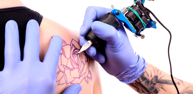 Перманентный макияж бровей, век, губ или нанесение монохромной татуировки в кабинете татуажа и тату в медицинском центре «Лаборатория здоровья». **Скидка до 84%**