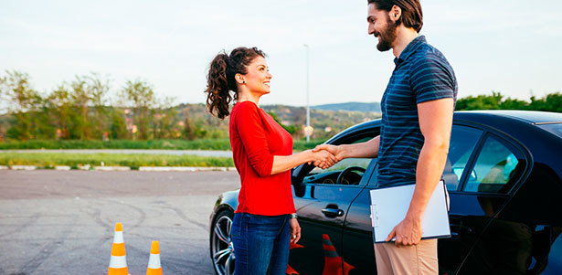 Обучение вождению автомобиля для получения прав категории В в автошколе «Престиж»: полный курс теории + практика. **Скидка 97%**