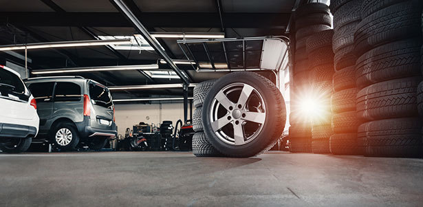 Шиномонтаж и балансировка четырех колес до R18 в шиномонтажной мастерской «Вы катаетесь, мы чиним» в «Царицыно». **Скидка 60%**