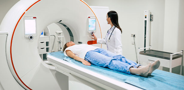 МРТ головы, позвоночника, мягких тканей и суставов на аппарате открытого типа в МРТ-центре «Доктор Матвеев». **Скидка до 58%**