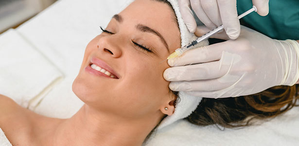 **Скидка до 83%** на механическую, комбинированную или УЗ-чистку лица, пилинг, мезотерапию, тредлифтинг, ботулинотерапию, контурную пластику, биоревитализацию, микроигольчатый RF-лифтинг, липолитики и не только в «Центре красоты на “Маяковской”»