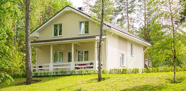 **Скидка 35%** на аренду коттеджа для компании до 7 человек на базе отдыха «Аврора» в Ленинградской области: сауна, камин, мангальная зона, прокат спортинвентаря, Wi-Fi и другое