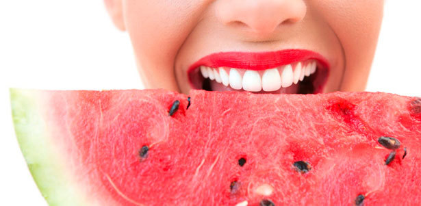 Ультразвуковая чистка зубов с Air Flow, полировкой и фторированием, а также отбеливание Amazing White, Belle, Zoom 4 или Opalescence Boost в стоматологической клинике «Меда». **Скидка до 78%**