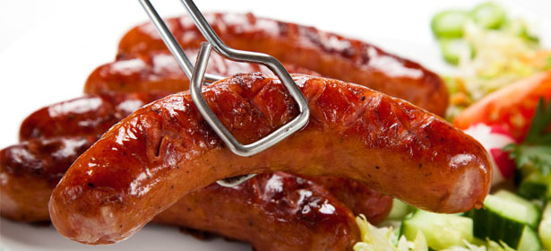 Баварские колбаски собственного производства и пиво за полцены! Лучшее время... Лучшие моменты!