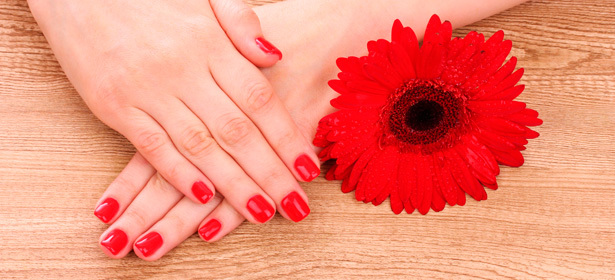 Маникюр с покрытием Shellac в студии красоты. Ваши ручки обожают комплименты! Скидка 60%