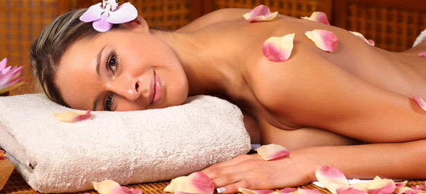 SPA-программа (кедровая бочка, скрабирование, обертывание, массаж, солярий)  в студии по уходу за ногтями и телом «Афродита»:  1 или 3 сеанса. **Скидка до 74%**