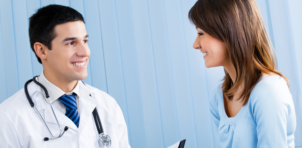 Консультация трихолога, аппаратная диагностика и лечение волос и кожи головы в салоне красоты «Комильфо-С» **со скидкой 66%**