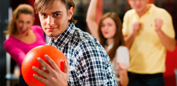 2 или 3 часа игры в боулинг в клубе «Авангард» **со скидкой до 76%** + партия в бильярд в подарок!
