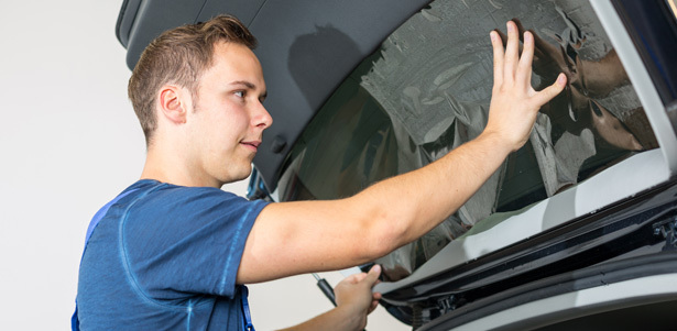 **Скидка 56%** на тонирование 3 стекол машины в техцентре «АвтоРай» + **скидка 35%** на тонирование атермальной плёнкой Liumar Air 75, химчистку, полировку автомобиля