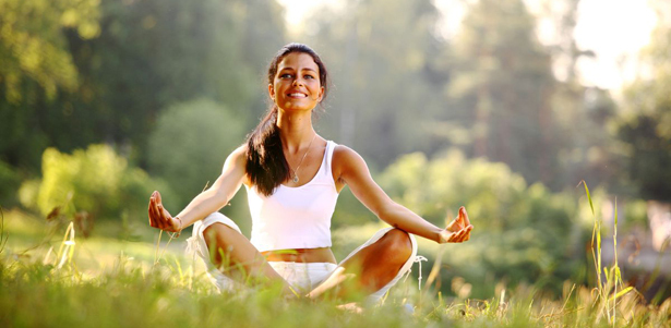 Занятия хатха-йогой, детской йогой, йогой для позвоночника и другие направления в студии «Прана»: 10, 20 или 30 занятий **со скидкой до 70%**