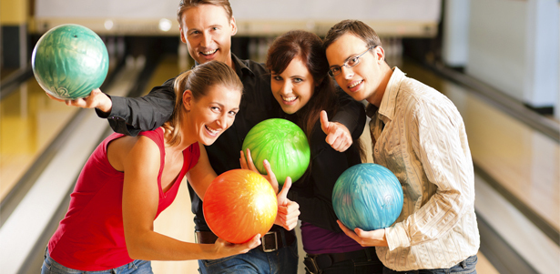 2 или 3 часа игры в боулинг или бильярд в развлекательном центре «5 звезд». Веселый праздник с родными и друзьями! **Скидка до 75%**
