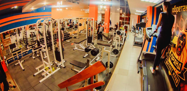 Абонементы на 3, 6 или 12 месяцев посещений тренажерного зала в фитнес-клубе «Прайд». **Скидка до 60%**